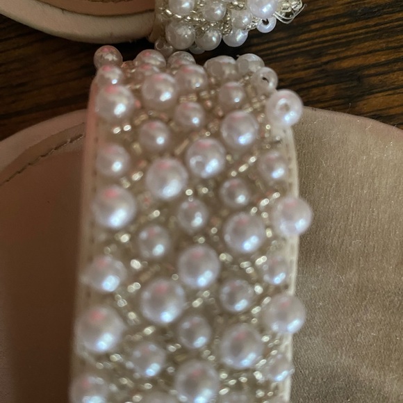Silver Satin Kelly & Katie Hildie Sandal with 3.5" heel and pearl beads 9.5 M - Picture 10 of 11